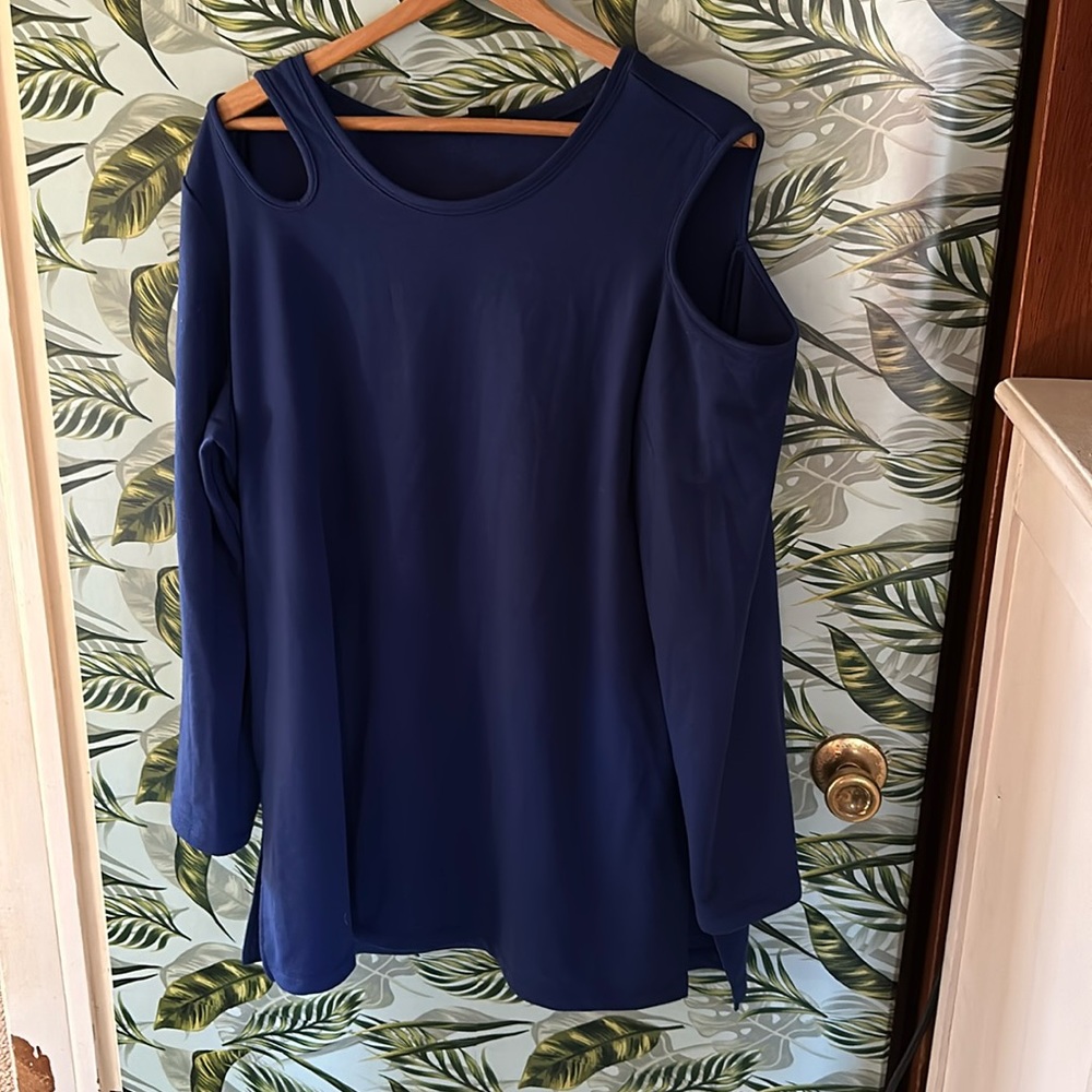 EE86 navy blue sweater ope shoulder Iman 1x